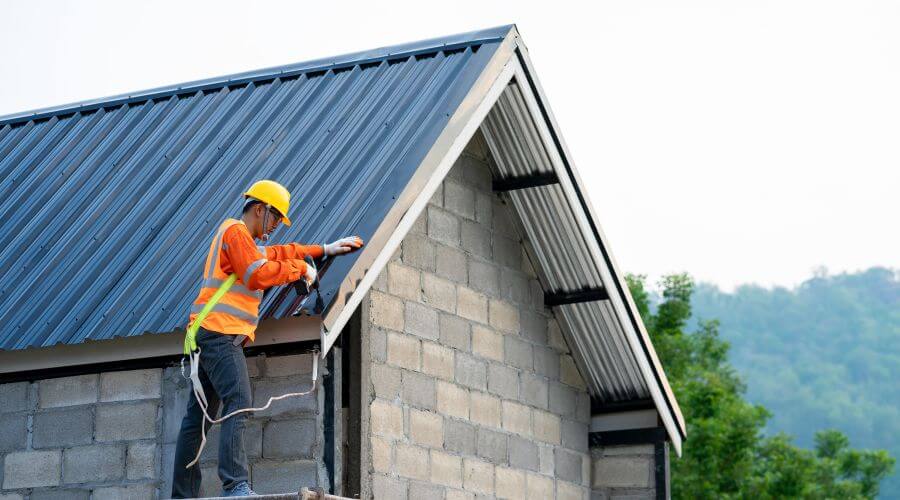 Expert Emergency Roof Repairs services in Somerset, OH
